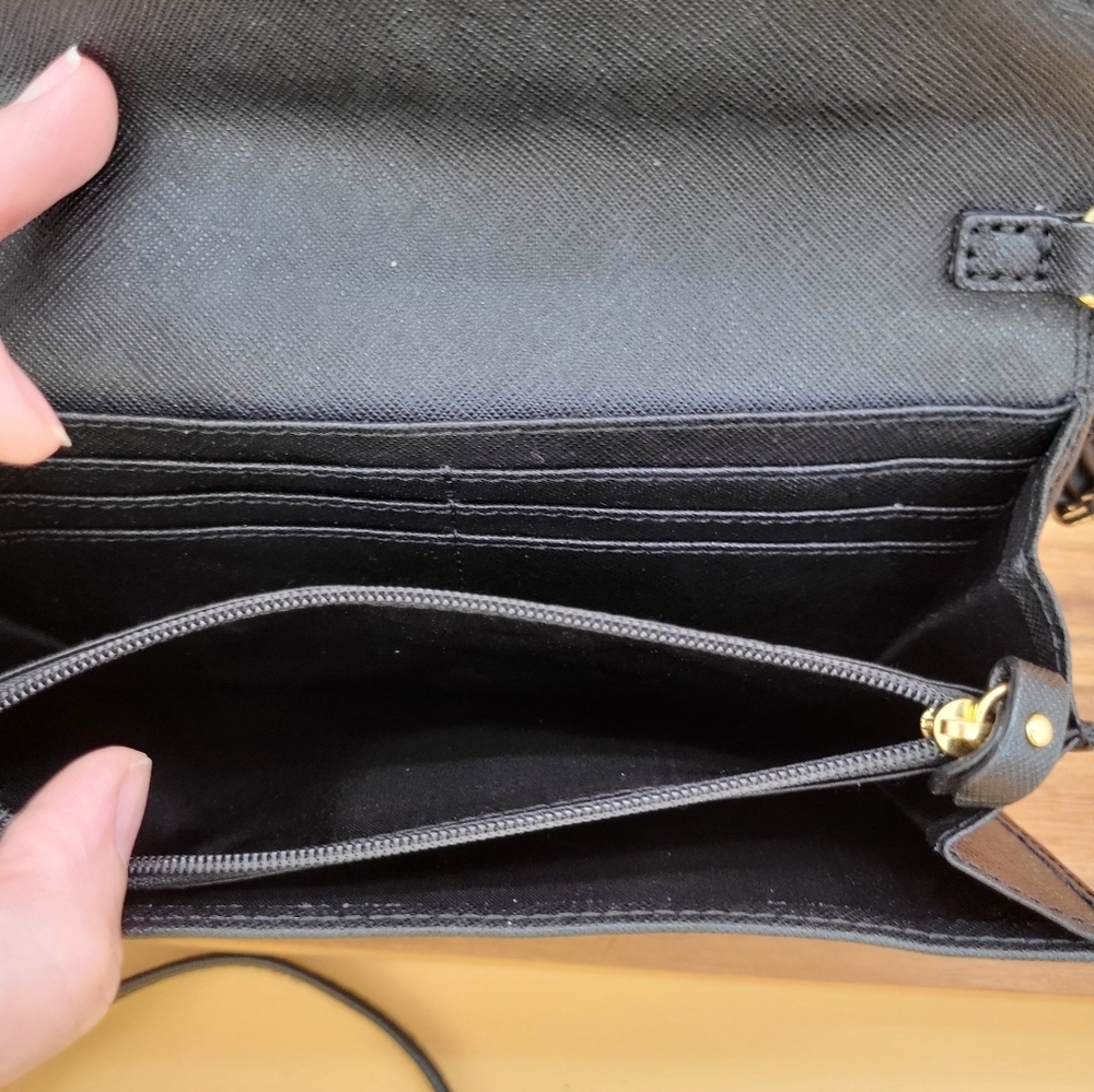 Victoria's Secret Black Crossbody w/Black Leather & Silver Chain Straps, EUC - Picture 5 of 7